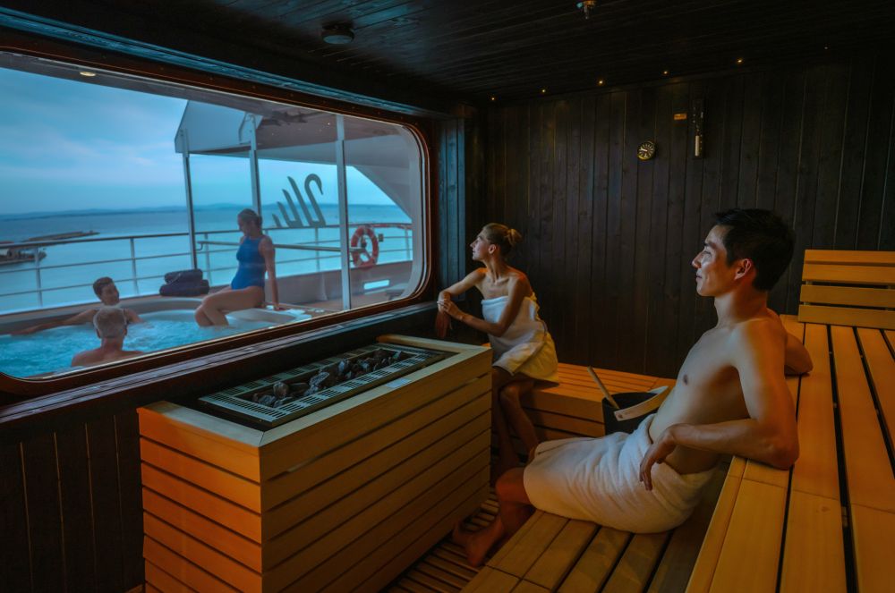 サウナとジャグジー